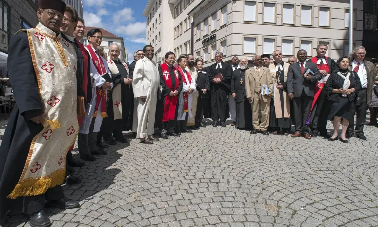 Der Tag der weltweiten Kirche 2019 - ein buntes Fest mit Christen aus aller Welt rund um die Stuttgarter Stiftskirche.